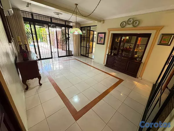 casas - vendo casa en los Ríos de tres niveles 4 habitaciones 5 parqueos jacuzzi  4