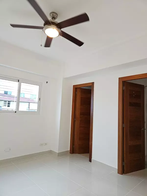 apartamentos - Amplio apartamento en renta  en el sector de Mirador Norte, próx. AV. 27 FREBREO 4