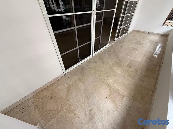apartamentos - Urb. Real Vendo apartamento clásico, 3 habs., 2.5 baños, 2 parqueos  3