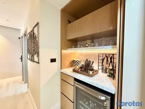 apartamentos - vendo en el millón tres habitaciones con baño balcón dos parqueos paralelos serv 6