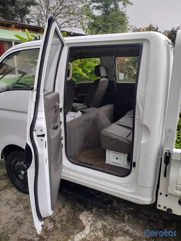 camiones y vehiculos pesados - Hyundai H100 2024 3
