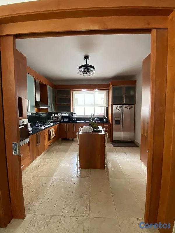 casas - HERMOSA CASA EN VENTA, LAS CARMELITAS. 10
