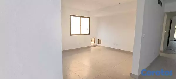 oficinas y locales comerciales - La Julia Excelente local en primer nivel 7 parqueo 4