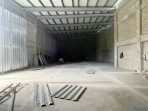 oficinas y locales comerciales - Nave en alquiler  4
