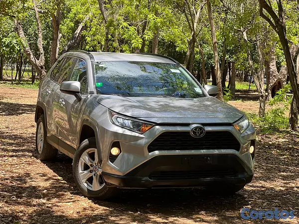 jeepetas y camionetas - Toyota RAV4 XLE 2021 9