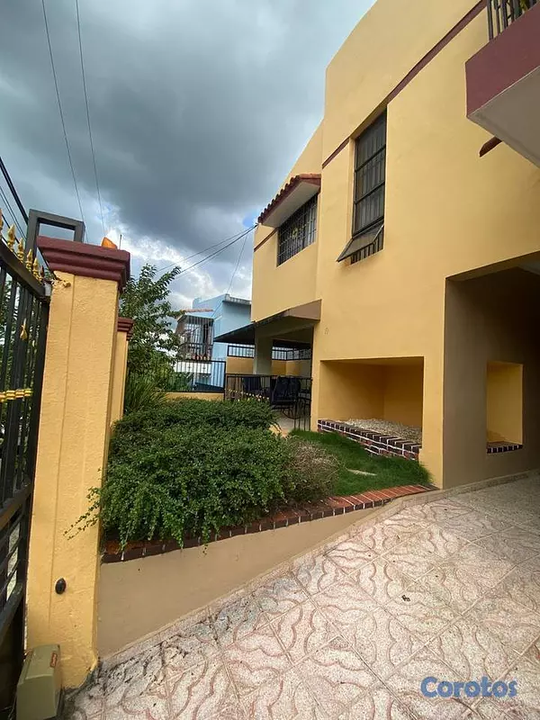 casas - Casa en venta de 3 habitaciones 2 baños en venta e 5