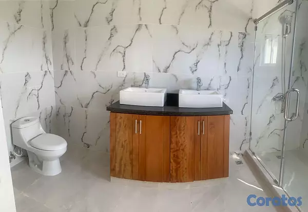 casas - 🏡 Tu Nuevo Hogar a Minutos del Mar –  8