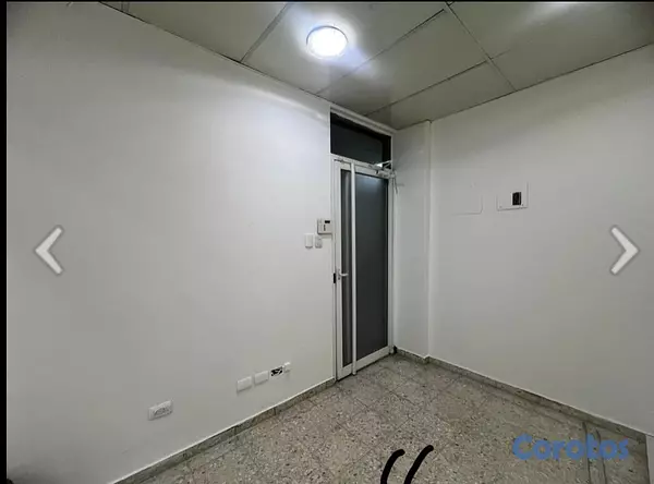 oficinas y locales comerciales - se alquila local  6