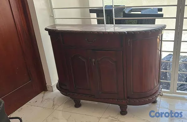 muebles y colchones - Credenza amplia y elegante en caoba 4