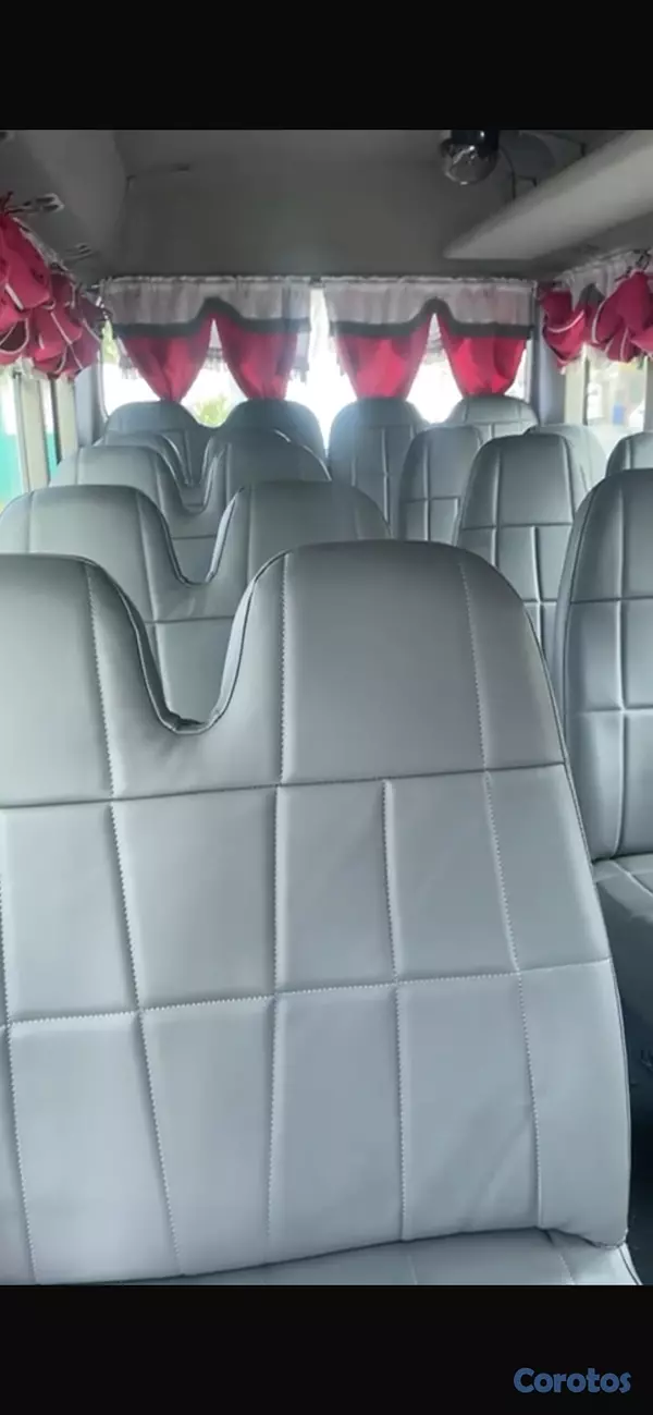 camiones y vehiculos pesados - Toyota coaster 2019 6
