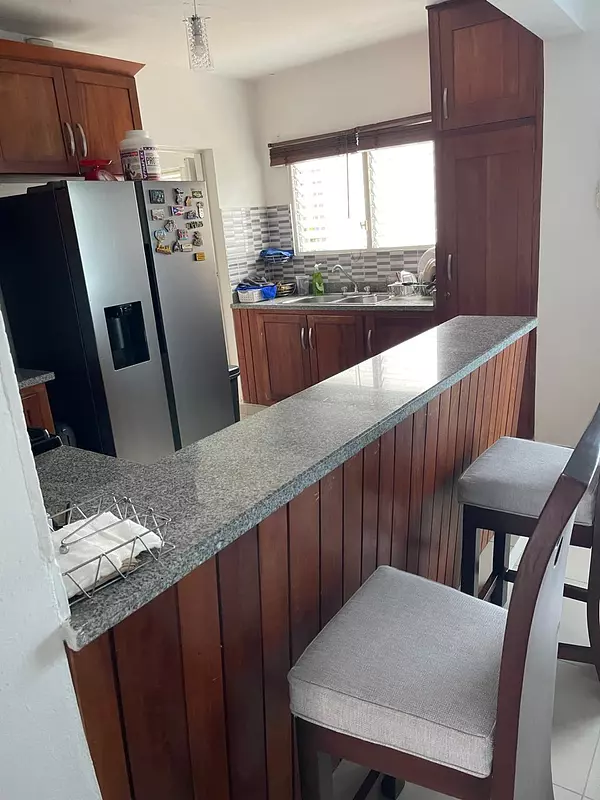 apartamentos - Apartamento 4to Nivel con Seguridad en Los Rieles 8