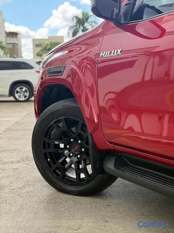 jeepetas y camionetas - Toyota Hilux 2022 SRV  8