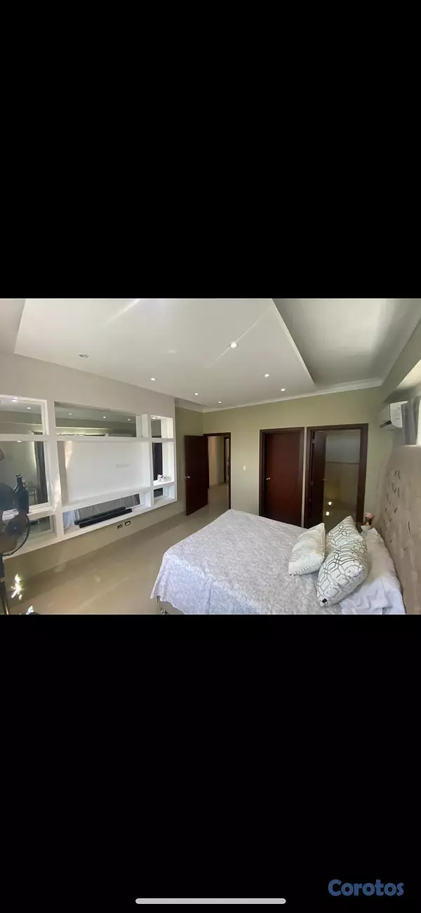 apartamentos - Apartamento 4to nivel en el Ens. Ozama 2