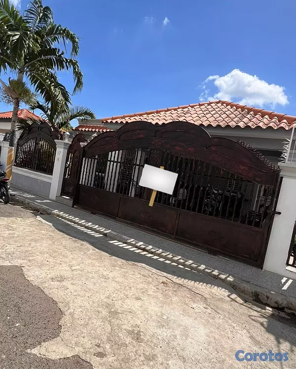 casas - Casa Disponible para Venta ubicada en Santiago 4