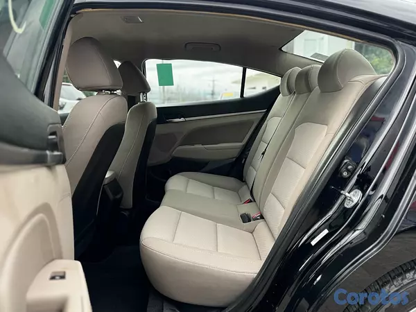 carros - Hyundai Elantra 2020  9