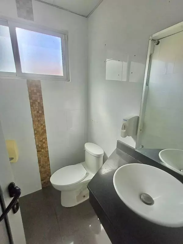 oficinas y locales comerciales - Local Comercial en Venta y Alquiler
AV. REPÚBLICA DE COLOMBIA
RD$16,200,000.00 5