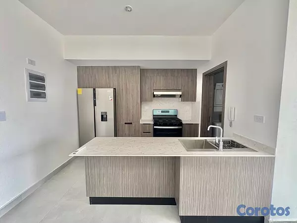 apartamentos - alquiló ensanche naco piso 7 tres habitaciones con su baño dos parqueos  3