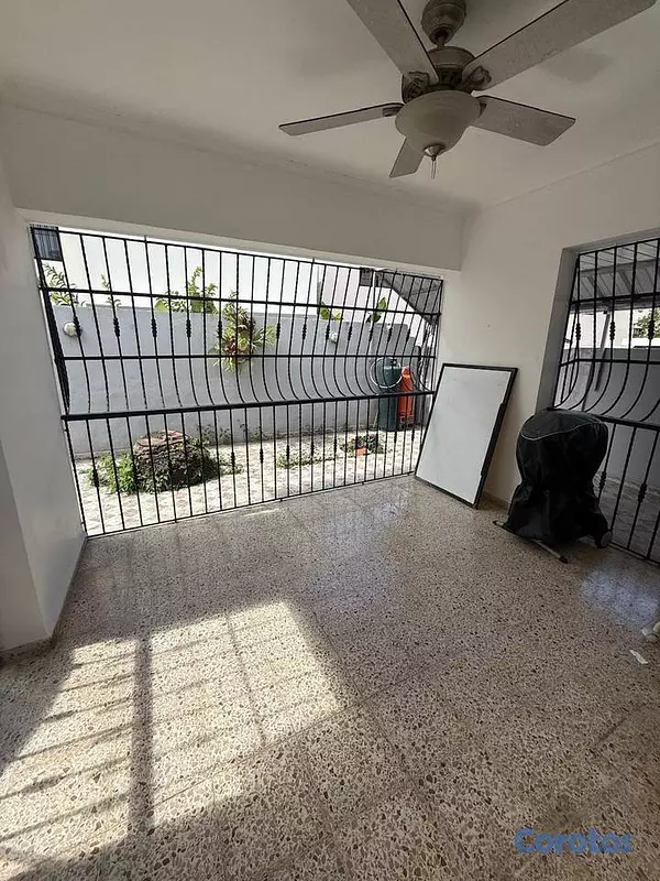 casas - Casa de 3 habitaciones 2 baños en venta en Colinas 14
