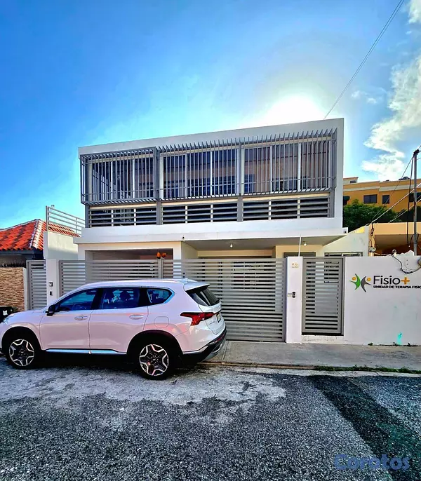 casas - Rento espectacular casa en 2do nivel Av. Independe 14