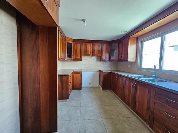 apartamentos - Se vende y se alquila  apartamento en el Naco 
 8