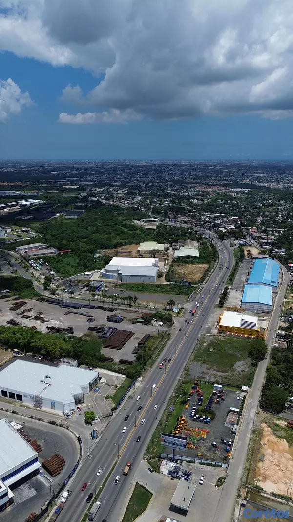solares y terrenos - Solar en la Autopista Duarte de 5670m2 7