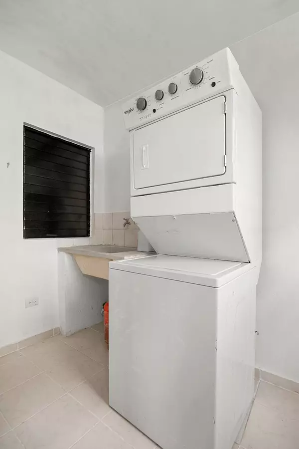 apartamentos - Apartamento en gazcue 2do nivel 125 mts 

2 habitaciones 
2,5 baños 
1 parqueo 
 3