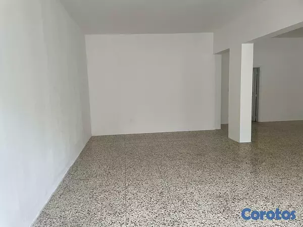 oficinas y locales comerciales - En Alquiler Local en la 27 de Febrero Segundo Nivel el Vergel 9