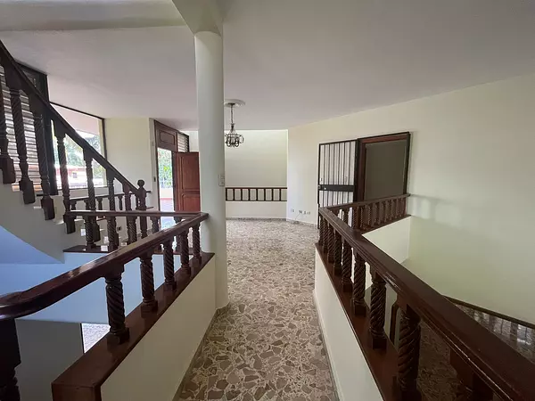 casas - Alquiler casa de dos niveles en los Cacicazgos   8