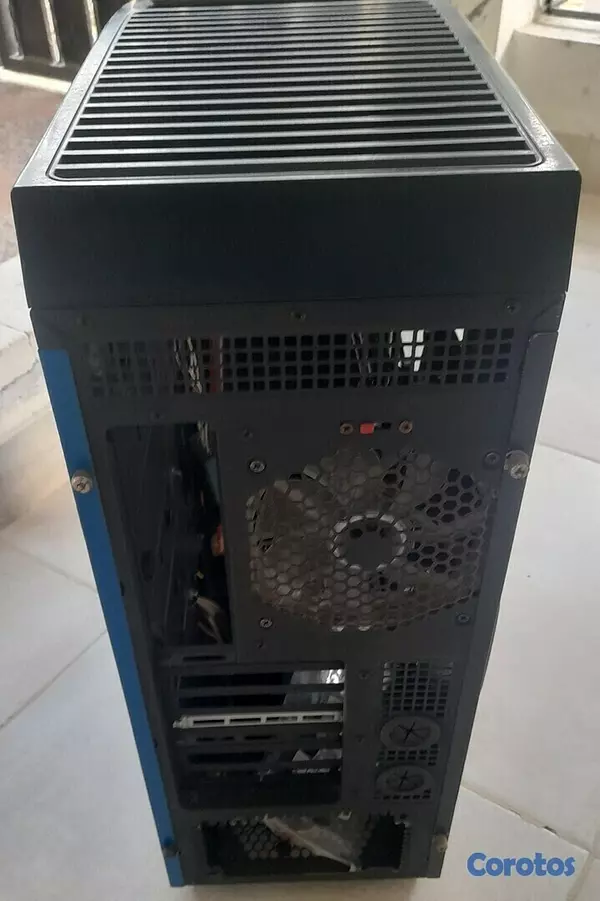computadoras y laptops - Gaming Tower Case Super Flower SF-1000R-BK 200 mm y 1x140 mm 4