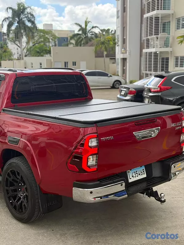 jeepetas y camionetas - Toyota Hilux 2022 SRV  10