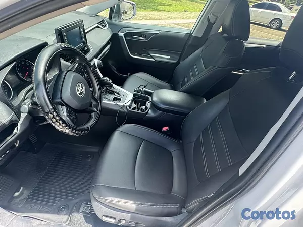 jeepetas y camionetas - Toyota RAV4 XLE 2021
 12