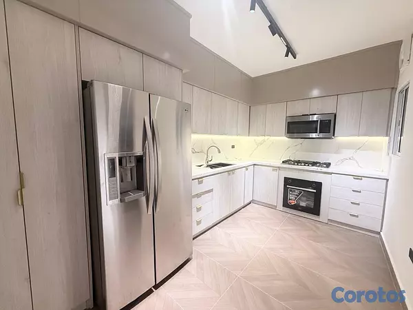 apartamentos - vendo piso 6 urbanización real tres habitaciones 2.5 baños dos parqueos paralelo 4