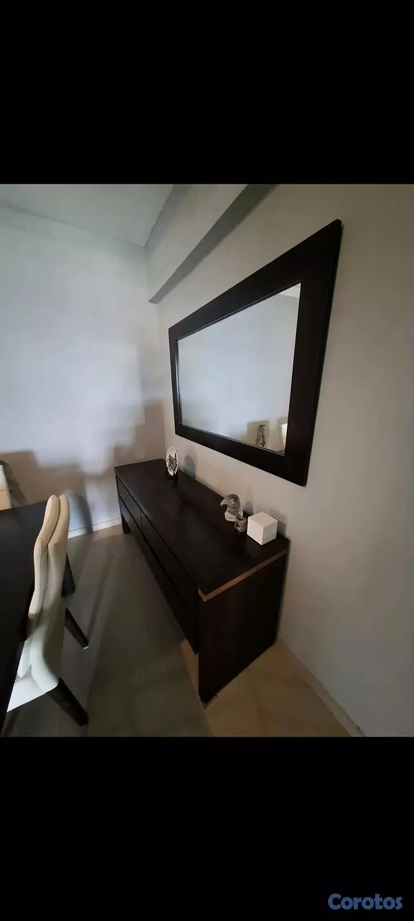 muebles y colchones - Comedor + credenza + espejo acabado en nogal | Venta por mudanza | Leer descrip. 9