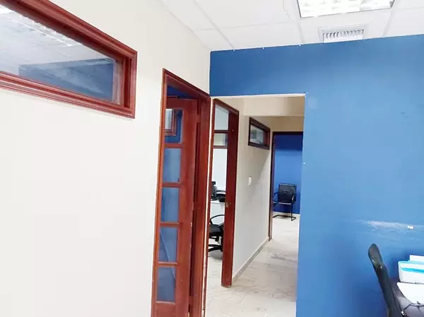 oficinas y locales comerciales - Local en venta en los Prados  5