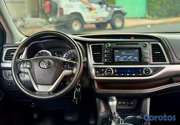 jeepetas y camionetas - TOYOTA HIGHLANDER LE 2018, NEGRA IMPORTADA POR DEL 5