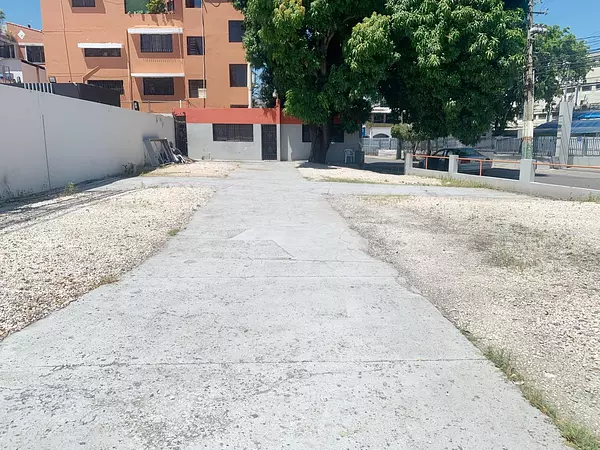 oficinas y locales comerciales - Solar comercial renacimiento  4