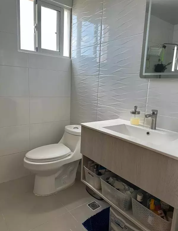 apartamentos - VENTA DE PENTHOUSE EN EL SECTOR EL MILLÓN/ CONDOMINIO ENSANCHE QUISQUEYA
US$240, 7