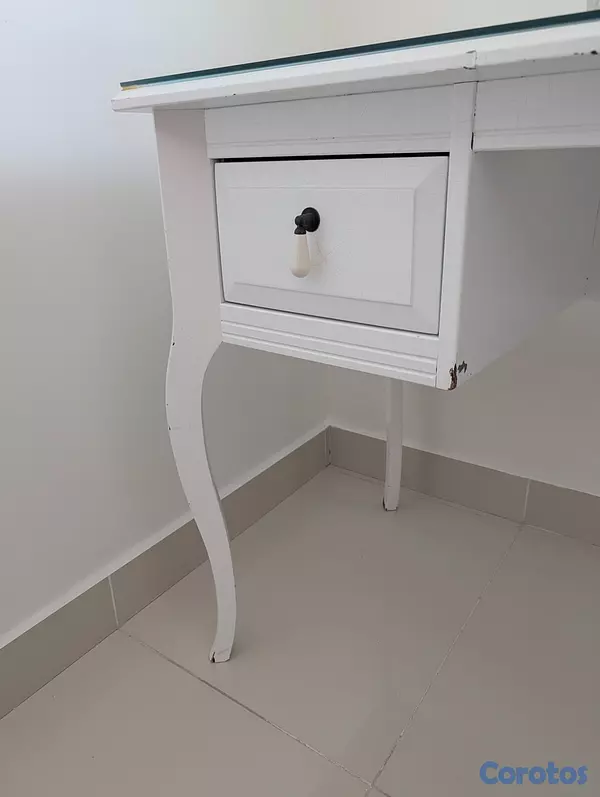muebles y colchones - Venta de escritorio vintage de Ikea (usado) con cristal  4