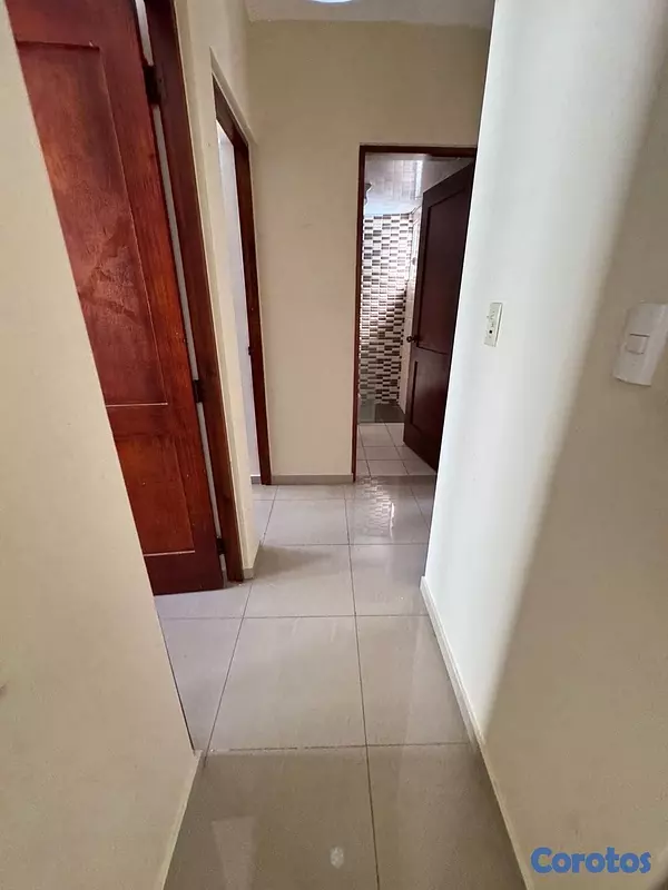apartamentos - venta de apartamento 2do nivel con 2 parqueos en vista hermosa Santo Domingo  5