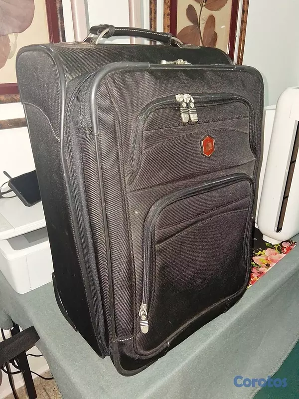 carteras y maletas - Maleta Carry-On Pacific Coast Luggage (Negra)  2
