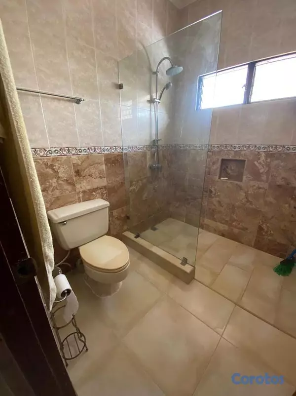 casas - Casa en venta con 758.6M2 de terreno-Sector Los Rios 8
