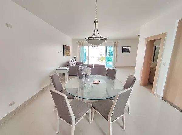 apartamentos - Apartamento 6to Nivel con 225 Mts2 en La Esmeralda  2
