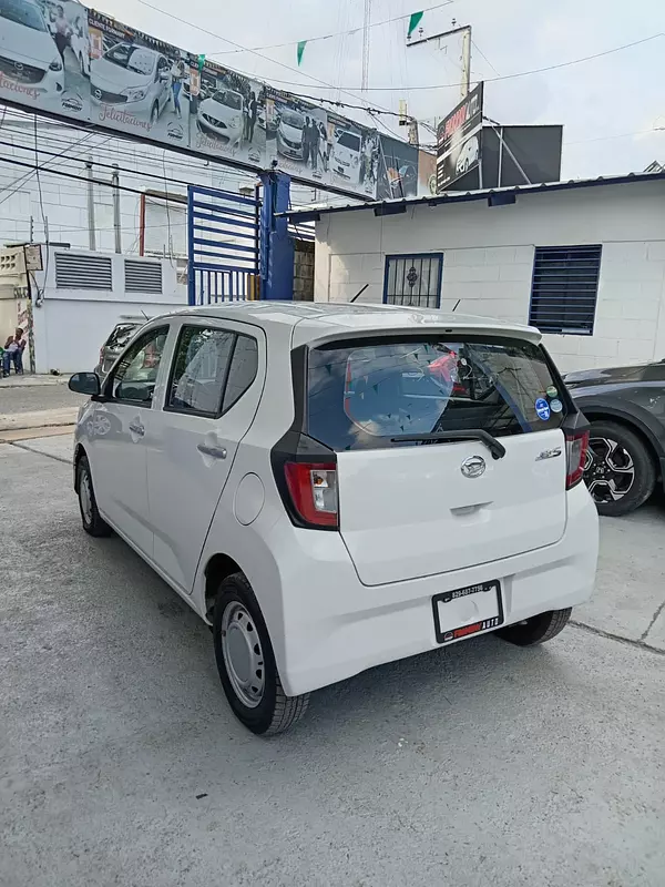 carros - DAIHATSU MIRAES  4