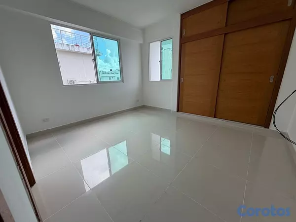 apartamentos - vendo apartamento en el millón de oportunidad piso 4 tres hab con su baño dos P 5