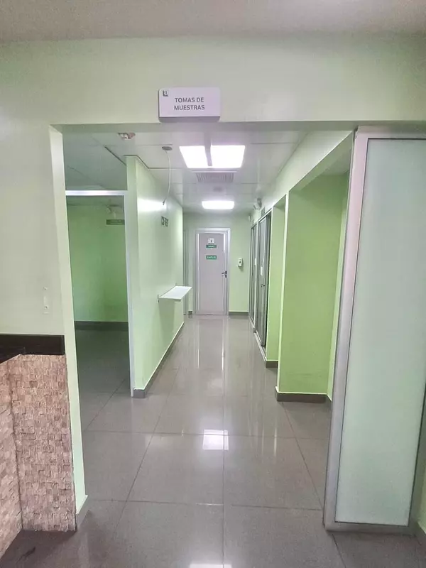 oficinas y locales comerciales - Local Comercial en Venta y Alquiler
AV. REPÚBLICA DE COLOMBIA
RD$16,200,000.00 8