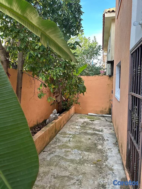 casas - venta de casa en la autopista de san Isidro prado oriental Santo Domingo este  7