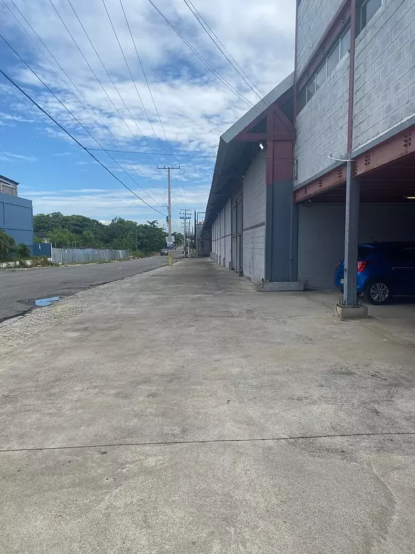 otros inmuebles -  Nave Industrial 2,888 mts en Las Américas 1