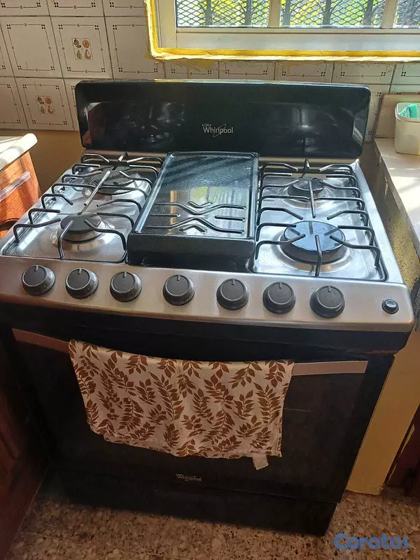 muebles y colchones - Por venta de Casa, todos estos muebles y electrodo 12