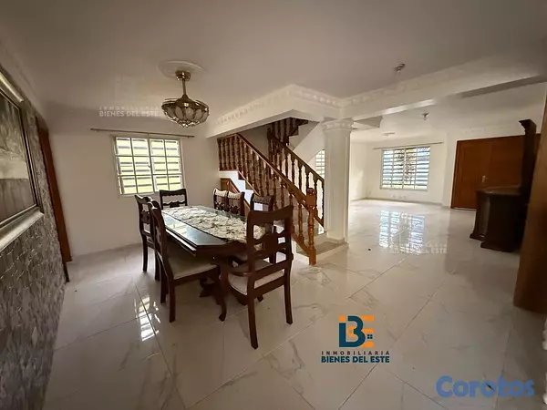 casas - DE VENTA casa de dos niveles con (4) habitaciones  2