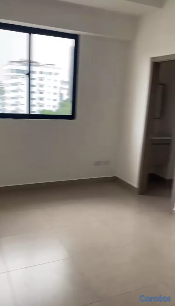 apartamentos - Venta de Apartamento Nuevo en Bella Vista, 5to piso. 
 4